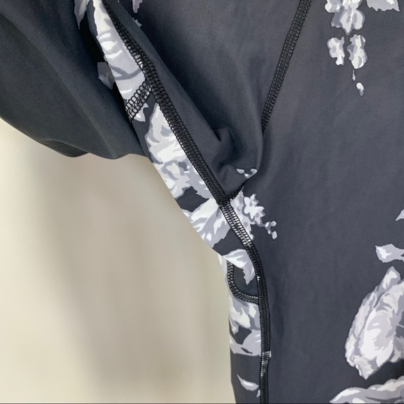 Albion Dark Gray Leggings w/Vintage Rose Pattern Size S - Picture 3 of 6